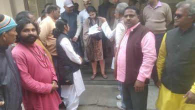 Photo of अयोध्या में एकलव्य छात्रावास पर भू माफियाओं का कब्जा , निषाद पार्टी ने सौंपा ज्ञापन