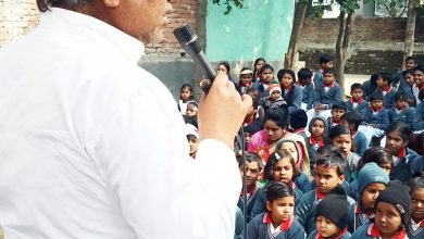 Photo of बतौर मुख्य अतिथि झंडा रोहण किया डॉक्टर संजय निषाद ने