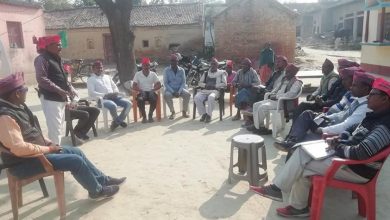 Photo of निषाद पार्टी के राष्ट्रीय अध्यक्ष डॉक्टर संजय निषाद की अगुवाई में  कार्यकर्ताओं का उत्साह बढ़ाते हुए
