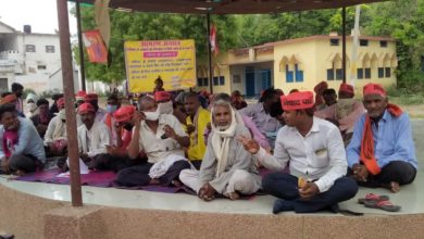 Photo of गिरफ़्तारी के लिए निषाद परिवार के साथ खड़ी हुई निषाद पार्टी