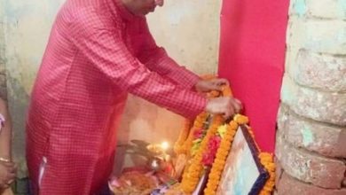 Photo of कल 12 अक्टूबर 2020 डॉ संजय कुमार निषाद जी प्रदेश अध्यक्ष माननीय रविंद्र मणि निषाद जी के पिताजी के शांति भोज